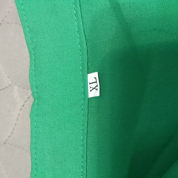 Green button up blouse - Picture 4 of 10